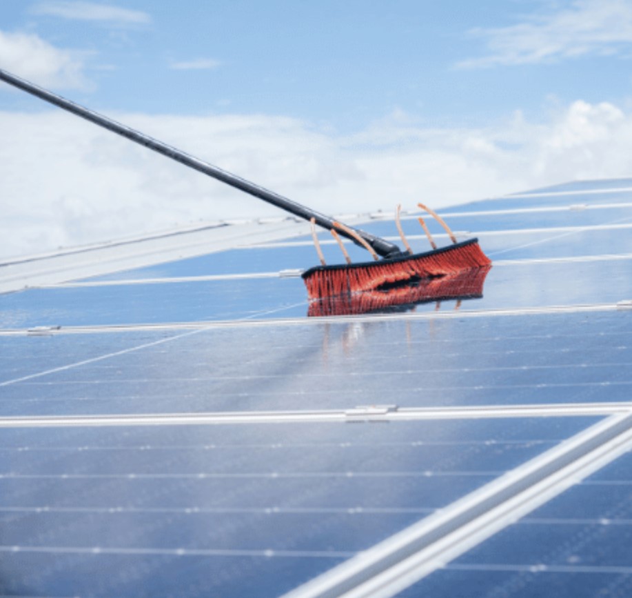 Nettoyage panneaux solaires en hauteur