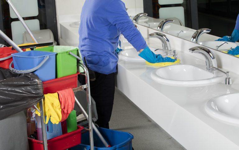 Nettoyage des sanitaires